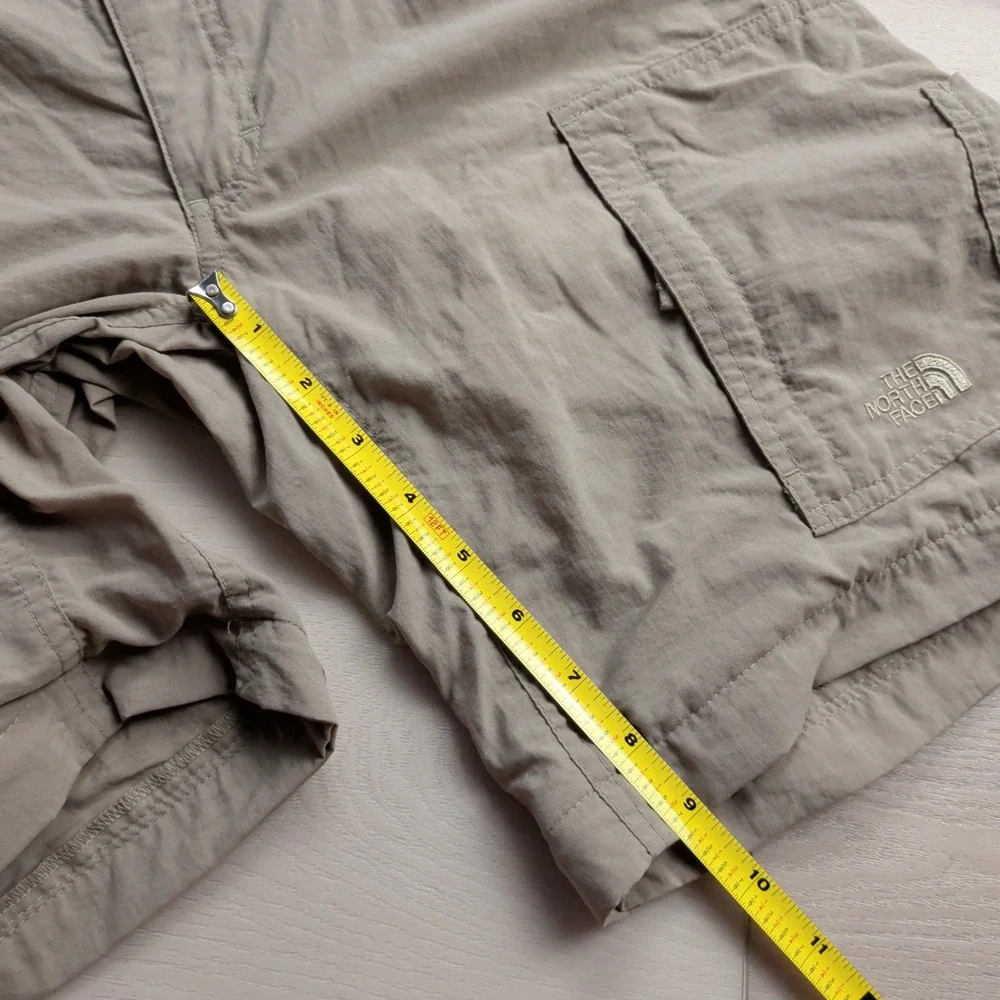 The North Face Cargo Shorts Mens Small Khaki Tan Nylon Hiking Outdoors READ